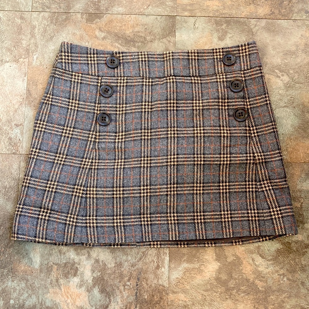 Gap Tartan Mini skirt size 6 EUC worn once.Grey cream & orange